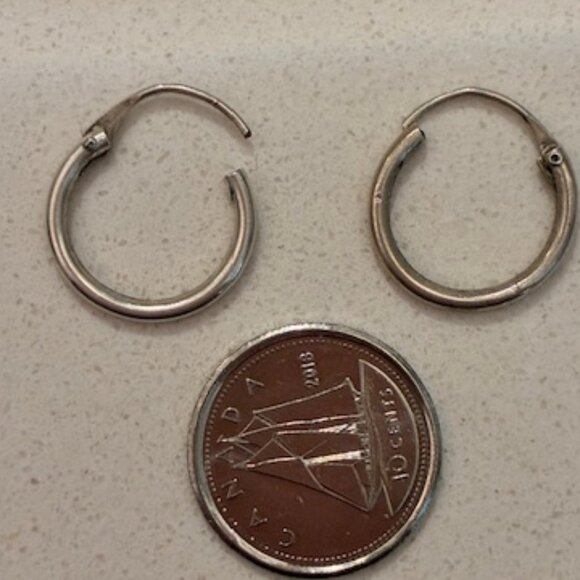 Small Silver Sleeper Hoops - Picture 1 of 2